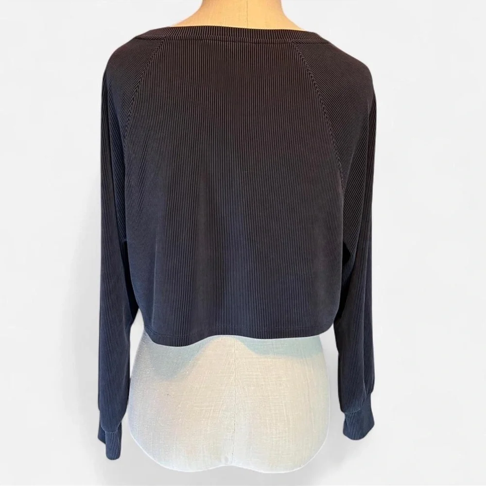 ❤️Victoria's Secret Ribbed Boxy Black Long Sleeve Tee / Crop Top / PJ Top - Picture 2 of 3